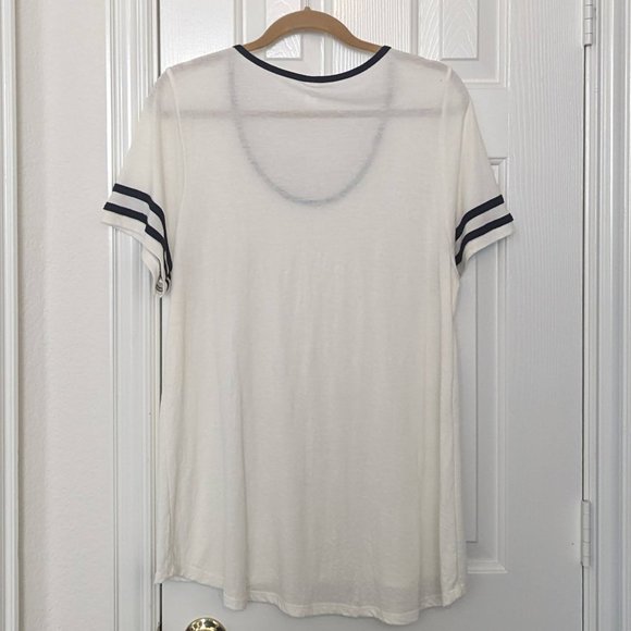 LulaRoe Cream and Black Classic T, Women's XL - Picture 2 of 9